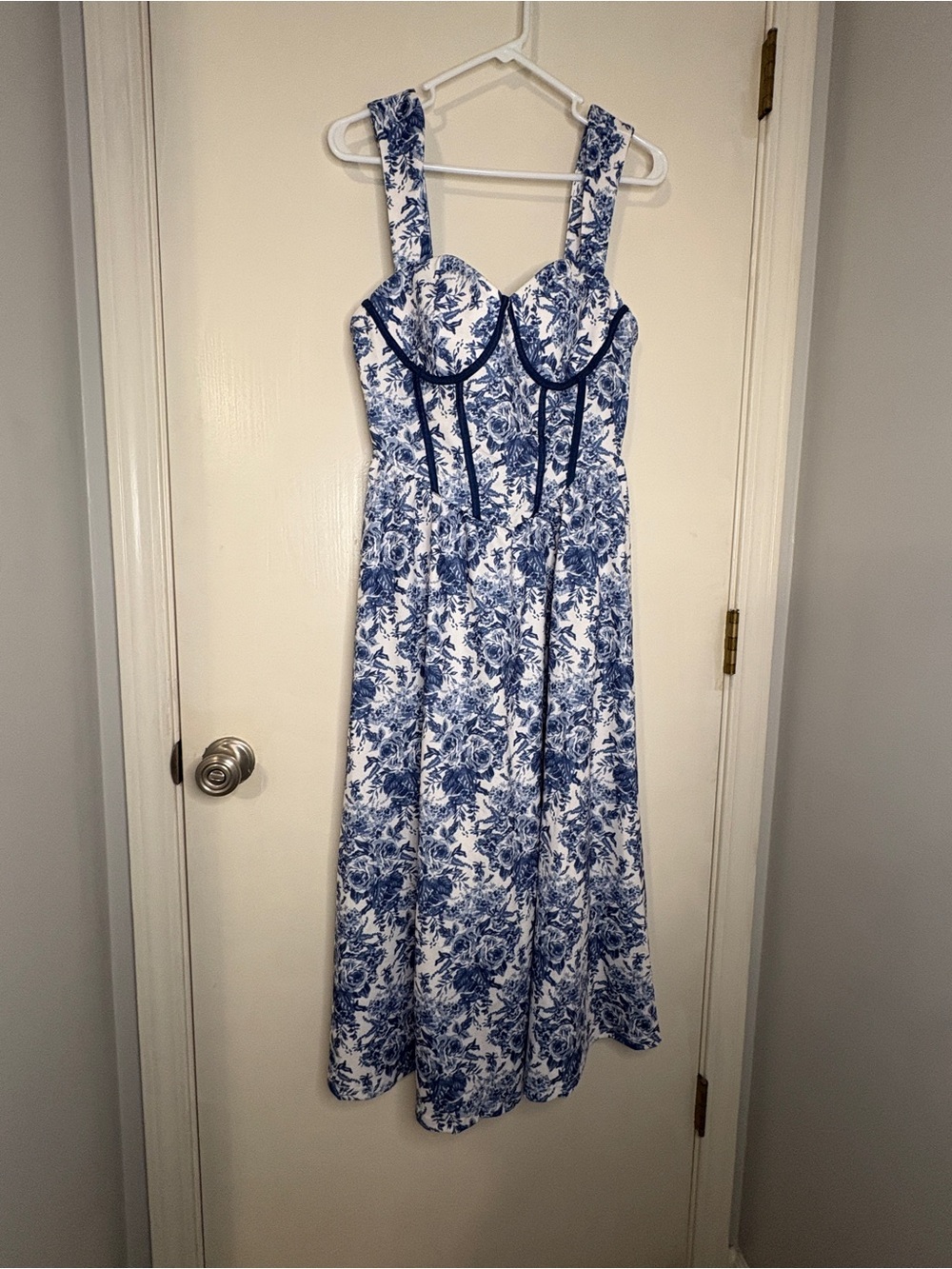 SHEIN Blue and White Floral Bustier Midi Dress with Structured Piping